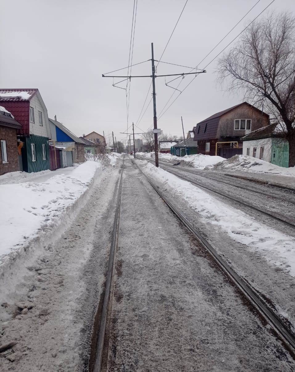 Read more about the article Трамвайные пути в городе в ежедневном режиме очищаются от снега и наледи