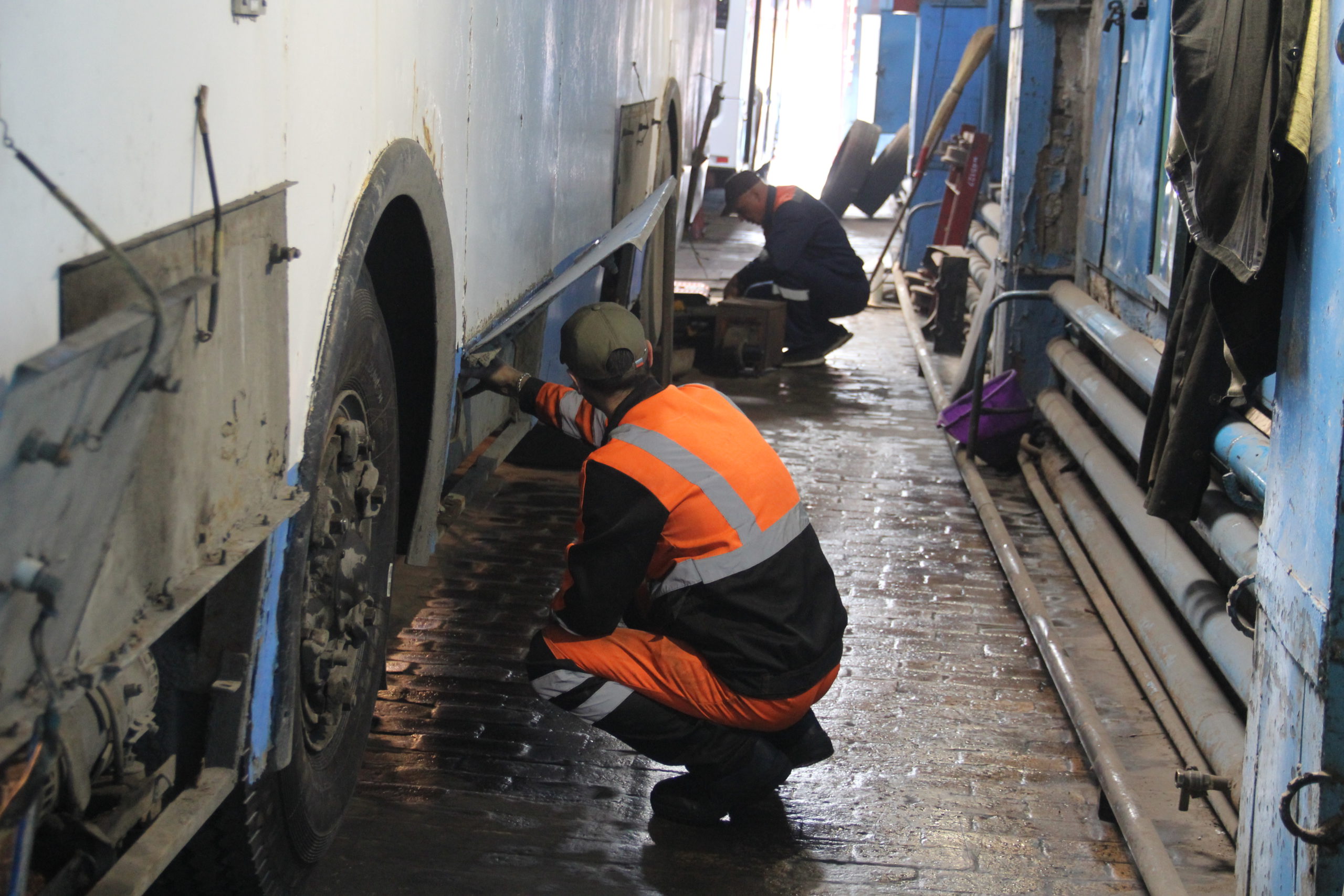 Read more about the article Трамваи и троллейбусы готовят к работе в зимних условиях