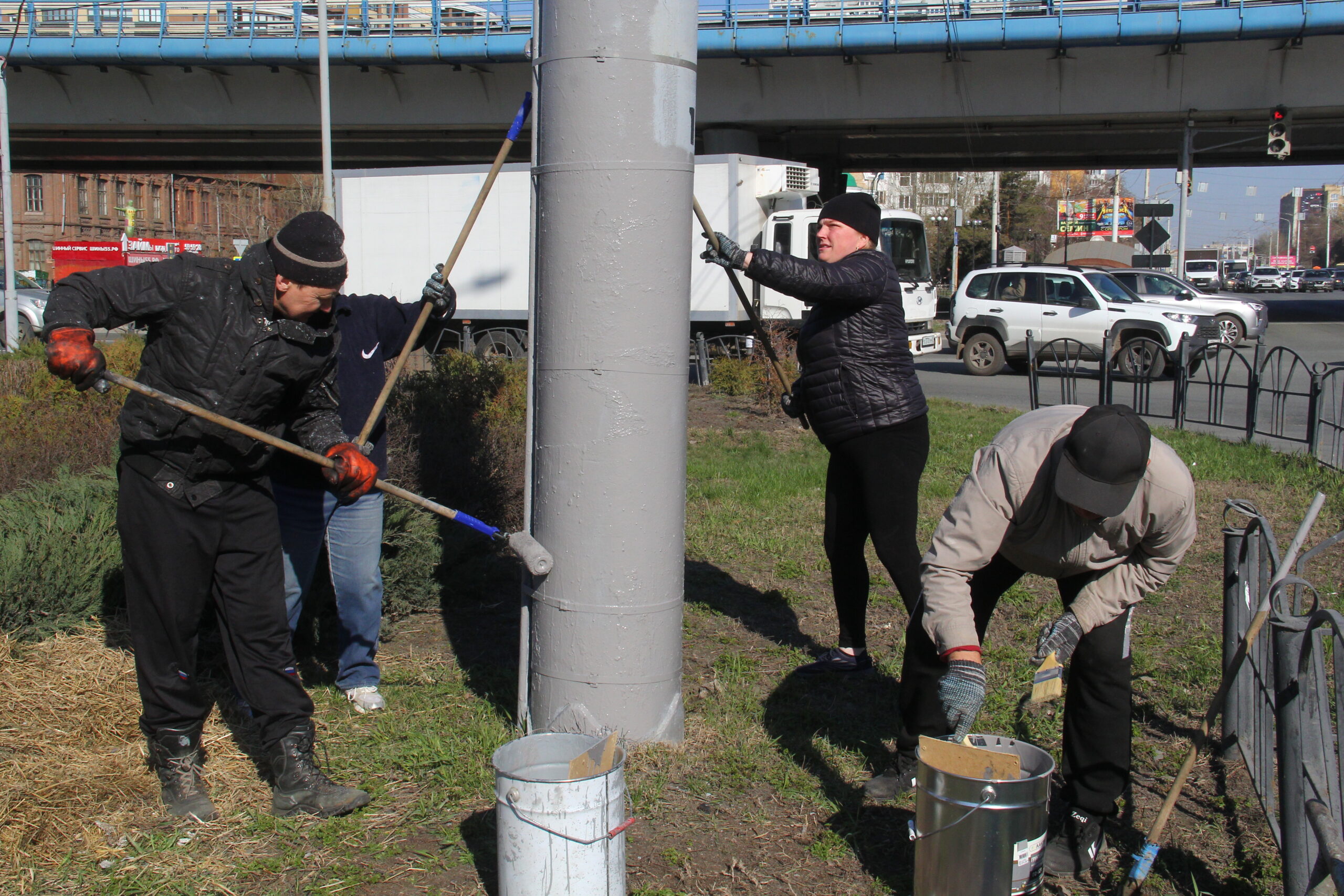Read more about the article В Омске продолжаются мероприятия по благоустройству и санитарной очистке территории