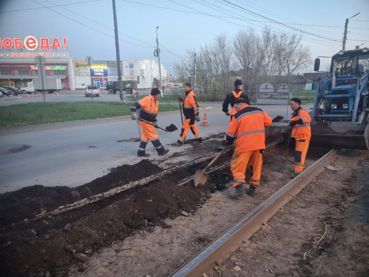 Read more about the article В Омске приступили к капитальному ремонту трамвайных путей